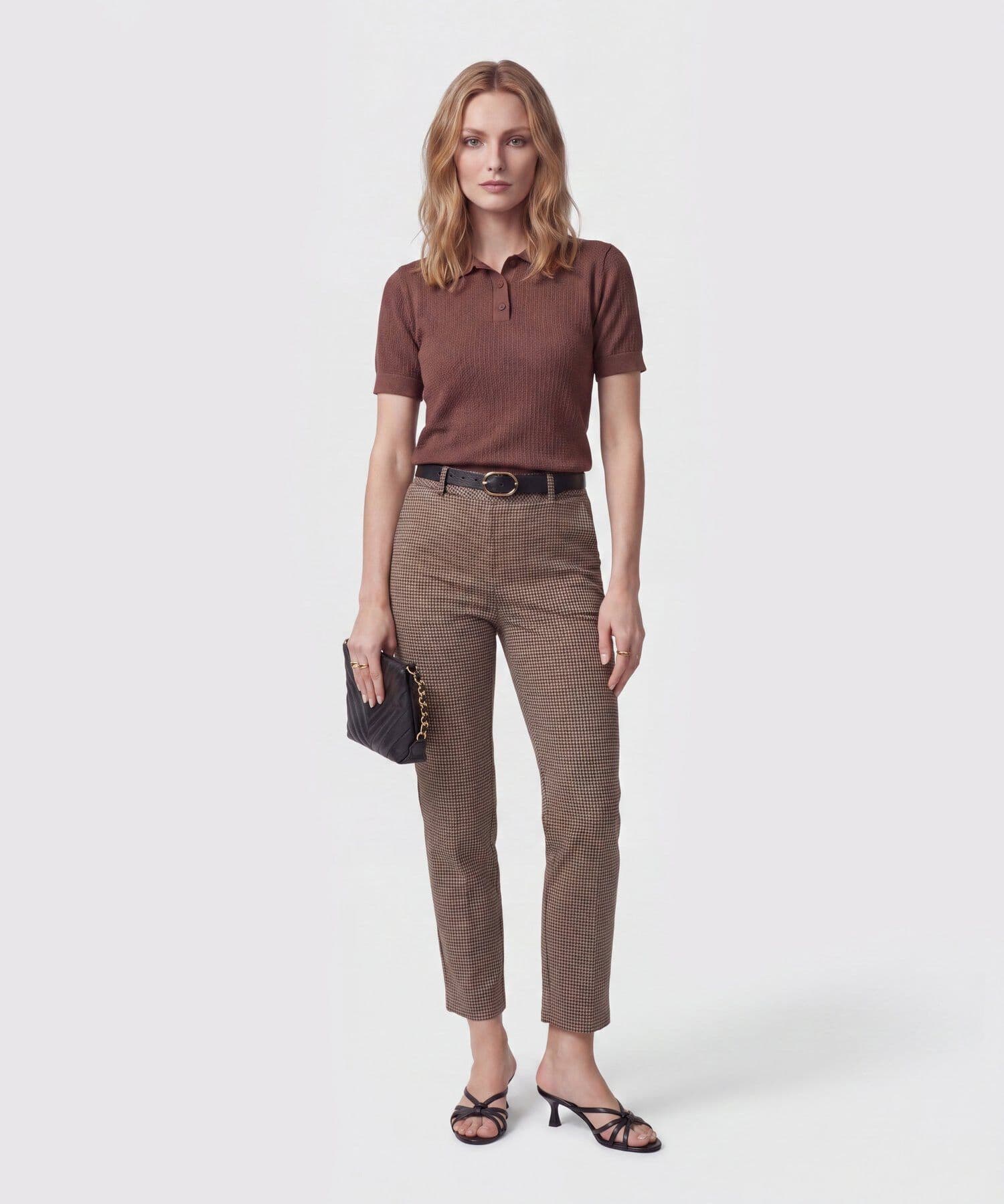 Pantalón Alba Esencial café para mujer, vista 2