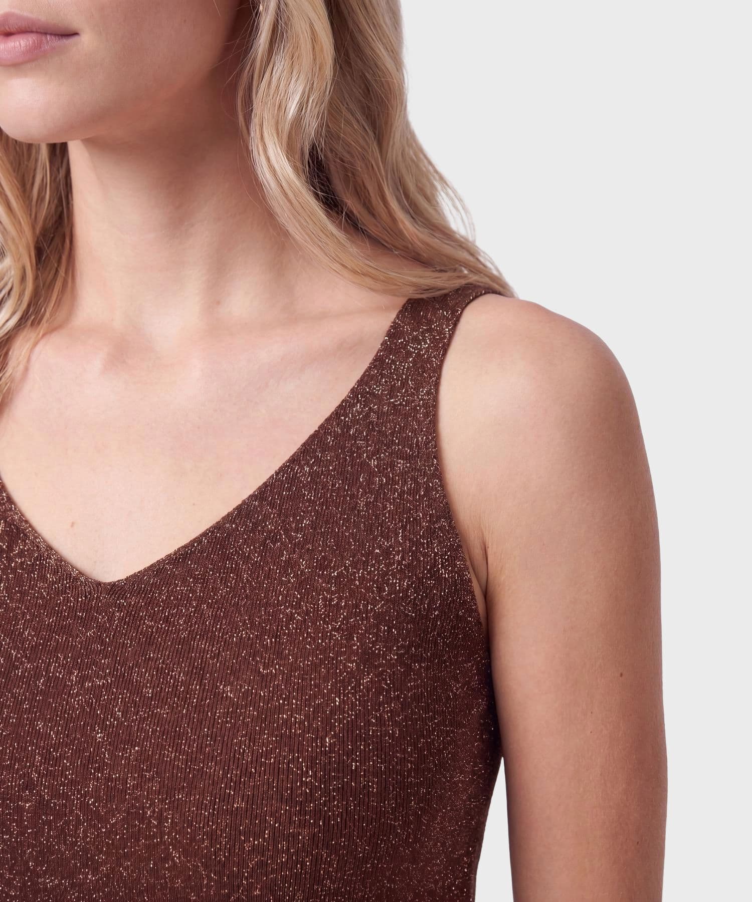 Camiseta Coral Edición Índigo café para mujer, vista 3