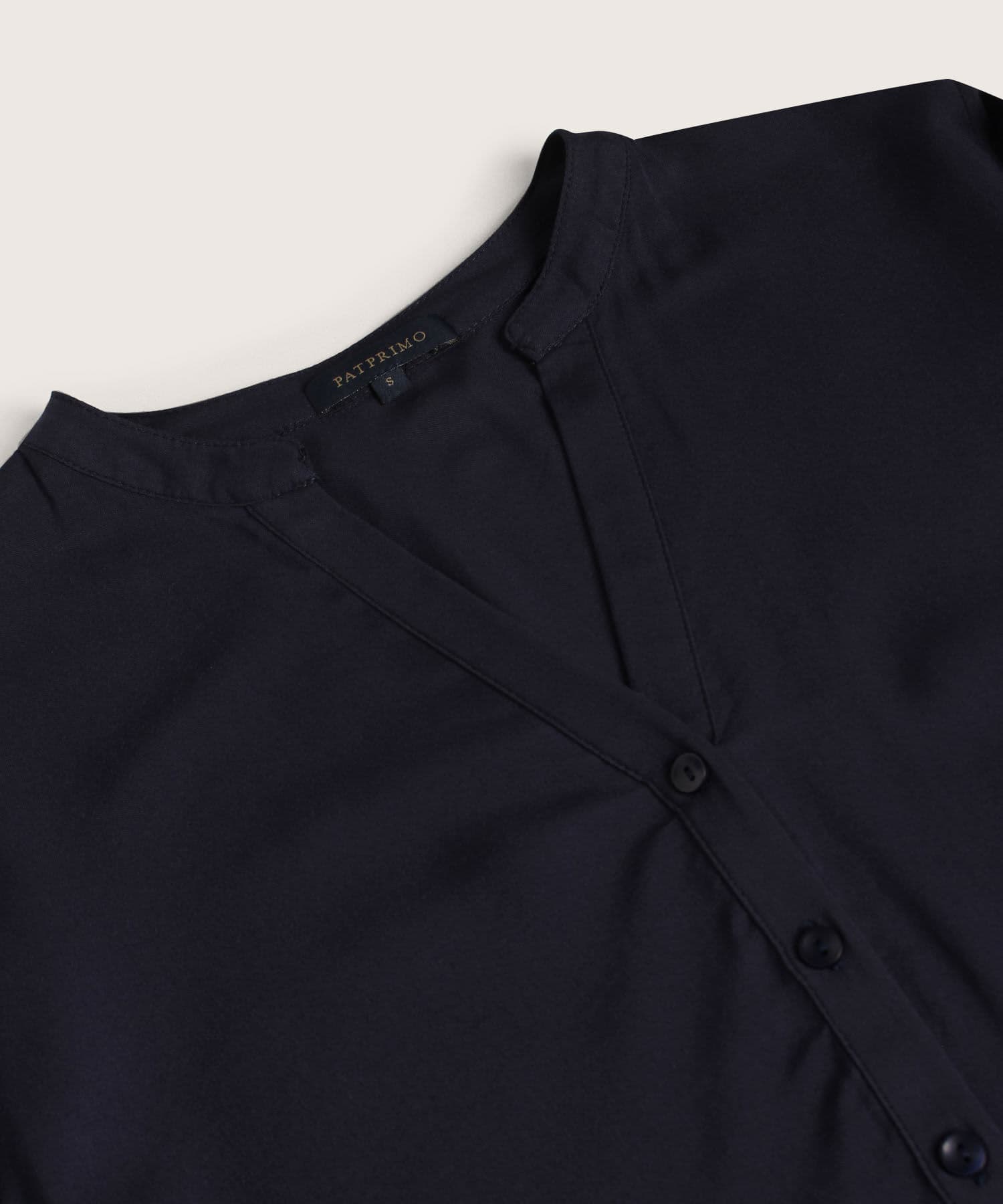 Blusa Horizonte Minimalista azul marino para mujer, vista 2