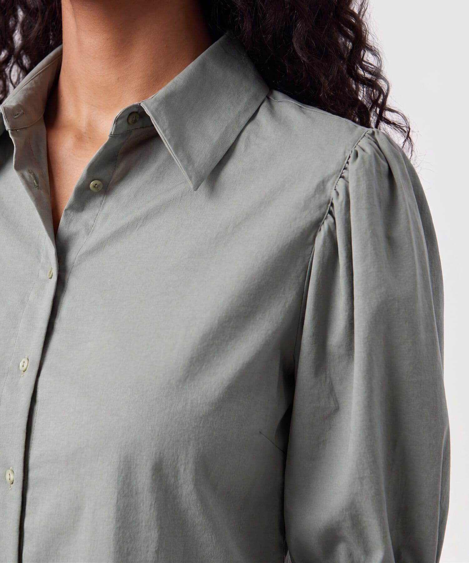 Camisa Jacaranda Clásico verde oliva para mujer, vista 3