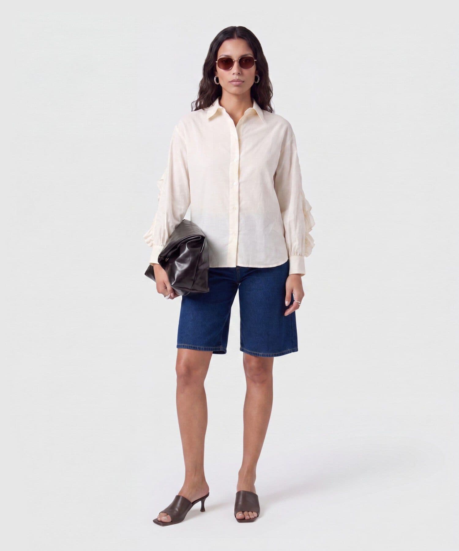 Camisa Orquídea Suave café para mujer, vista 2