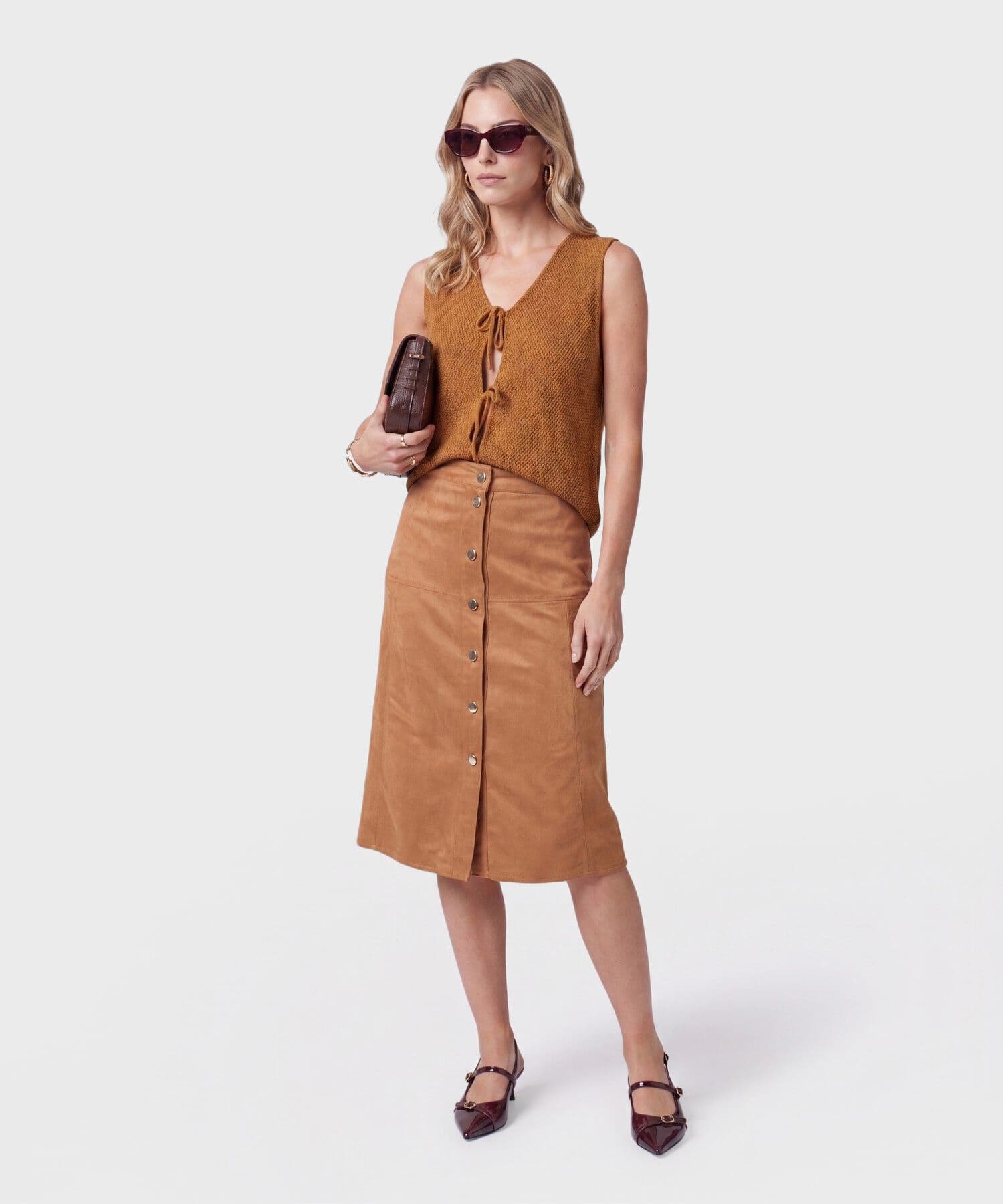 Buzo Carmín Urbano café para mujer, vista 2