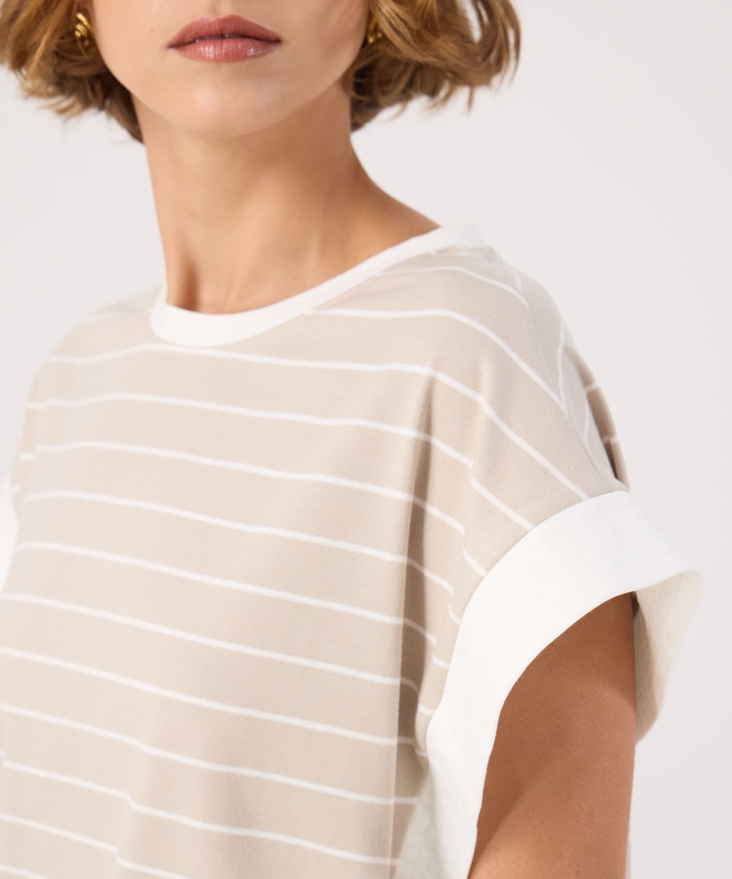 Camiseta Isadora de Viaje café para mujer, vista 3