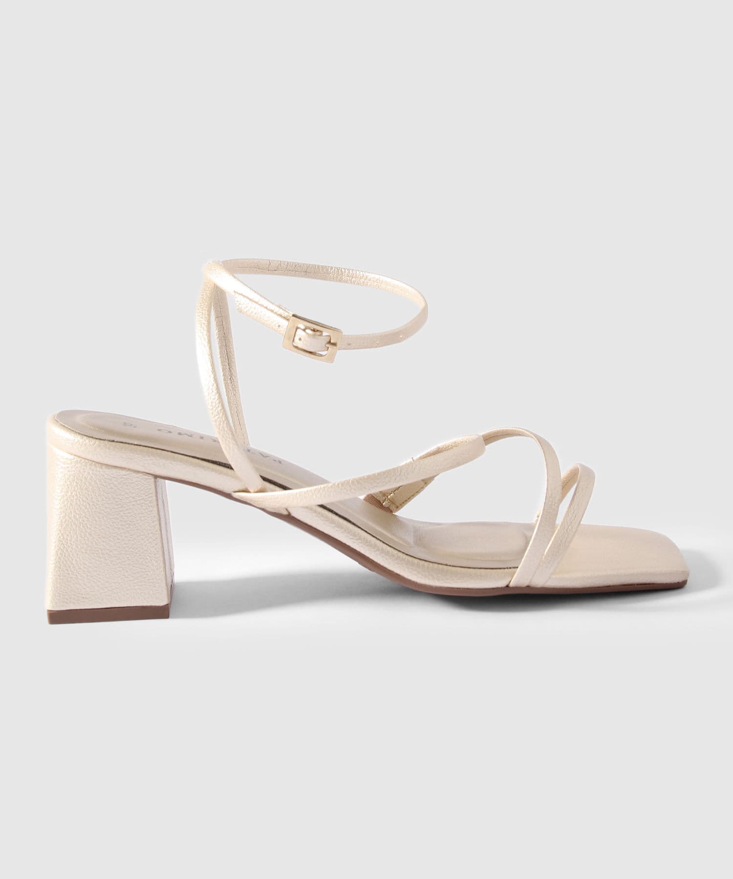 Sandalia Lumbre Fluido dorado para mujer, vista 3