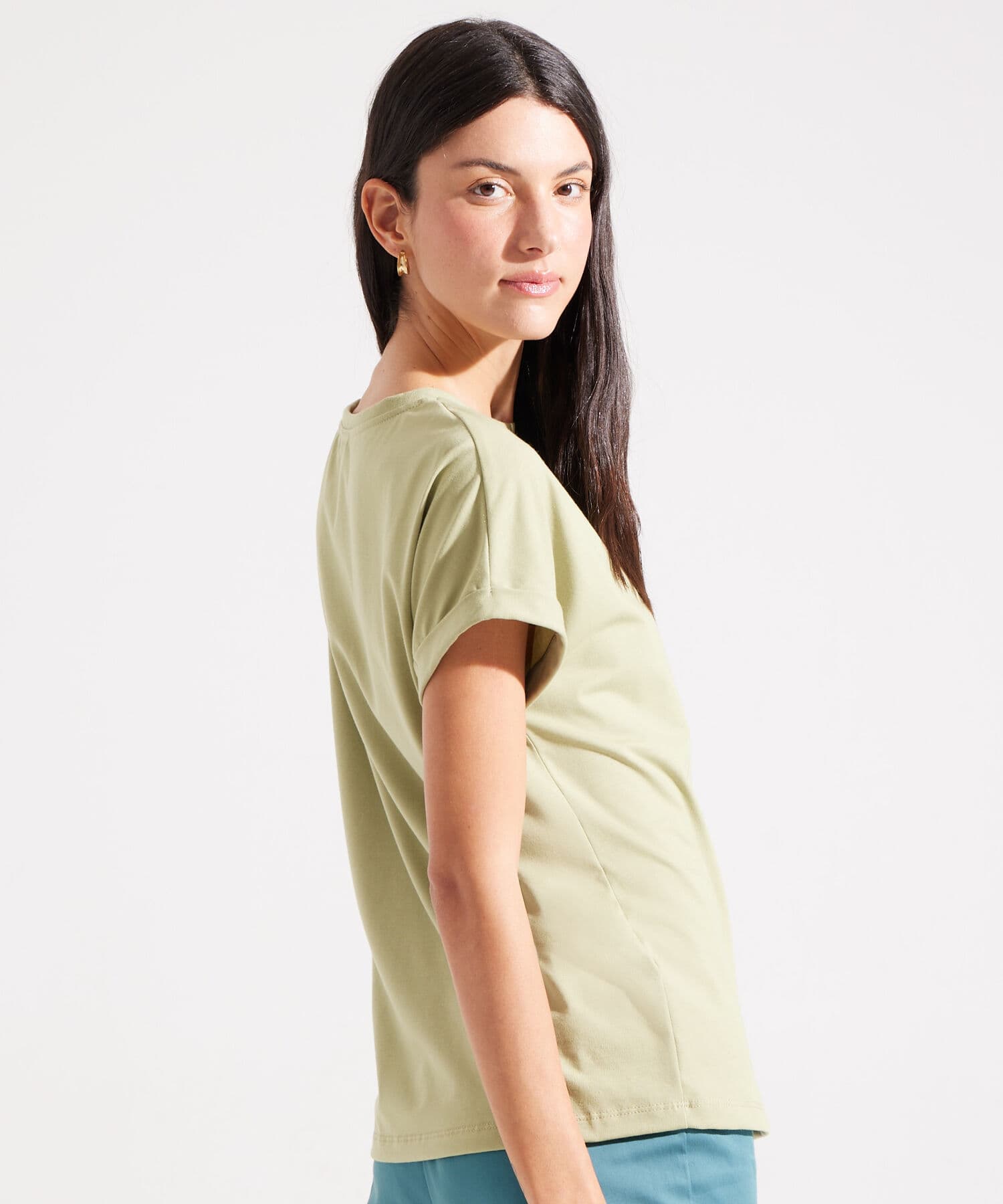 Camiseta Aura Minimalista verde oliva para mujer, vista 3