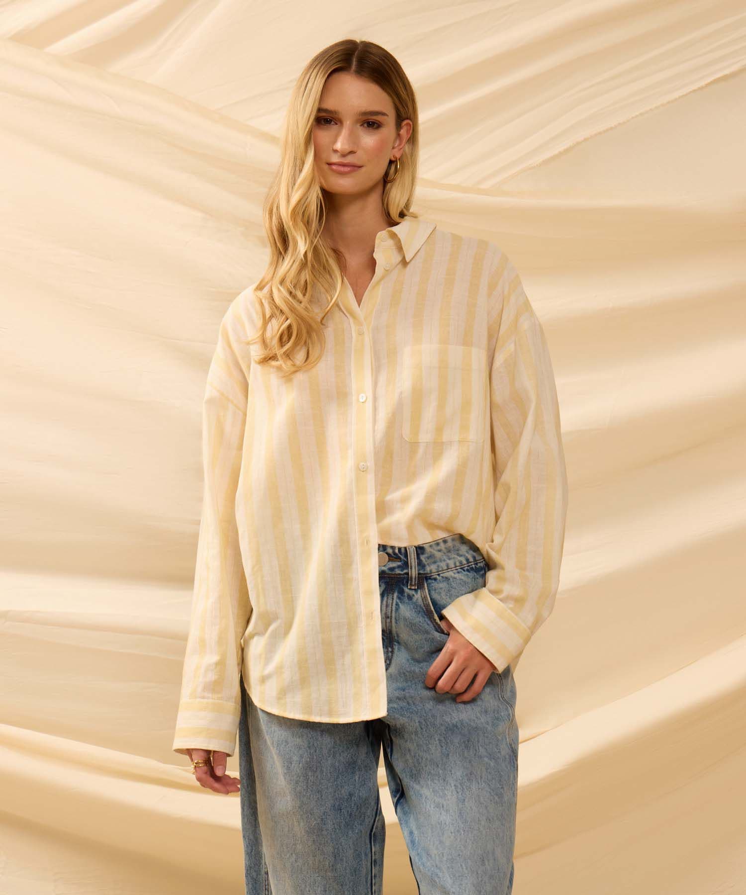Camisa Litoral Texturizado verde oliva para mujer, vista 2