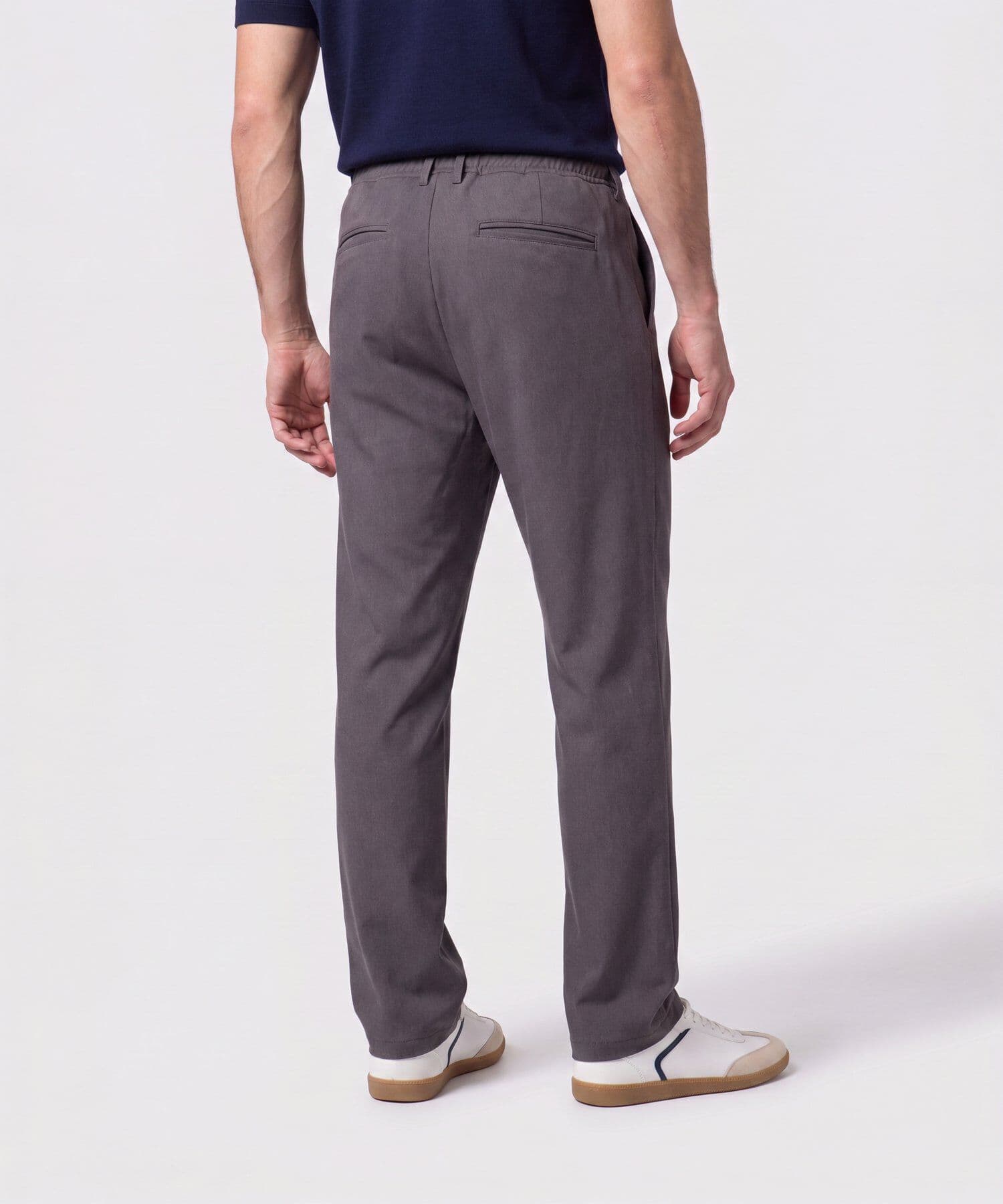 Pantalón Violeta Esencial gris humo para hombre, vista 4