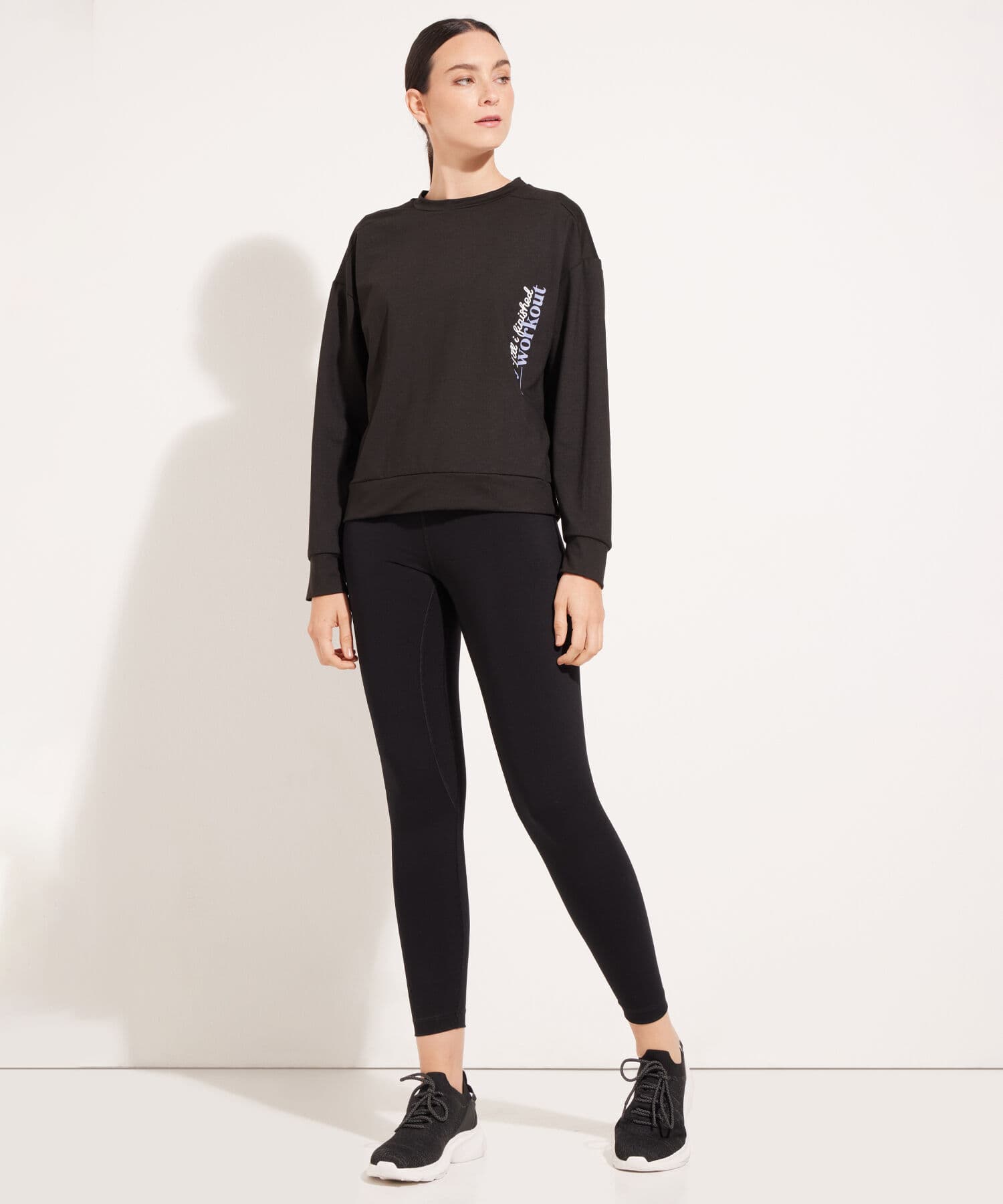 Buzo Violeta Suave negro para mujer, vista 4