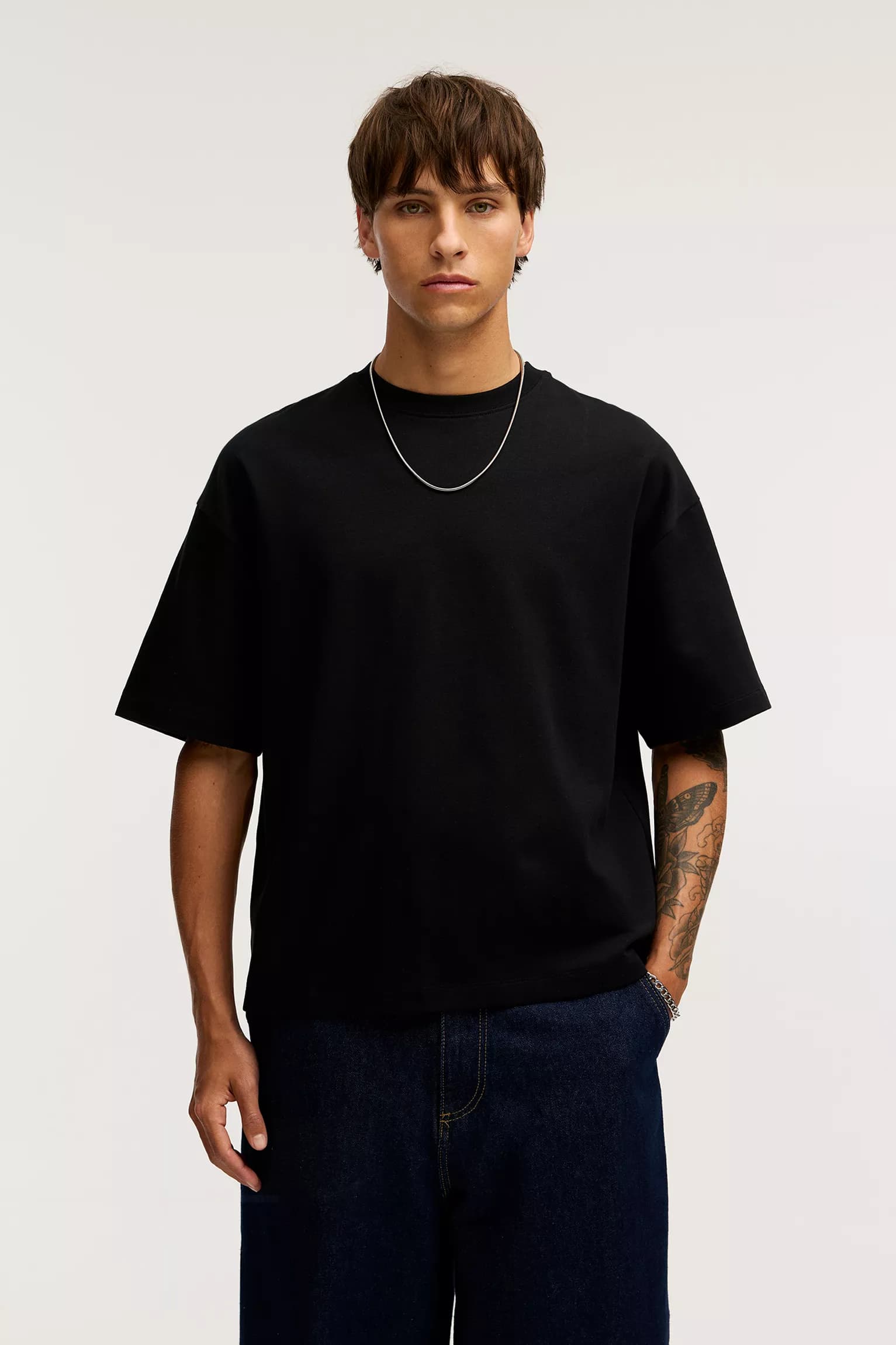 Camiseta Valentina Esencial negro para unisex, vista principal