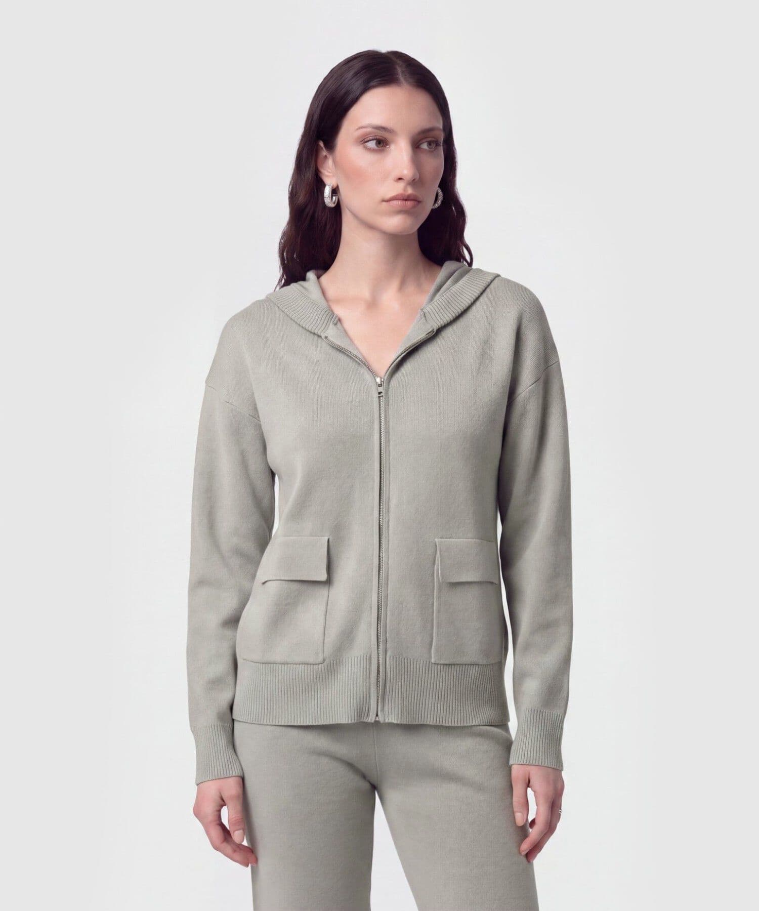 Buzo Marea Suave verde oliva para mujer, vista principal