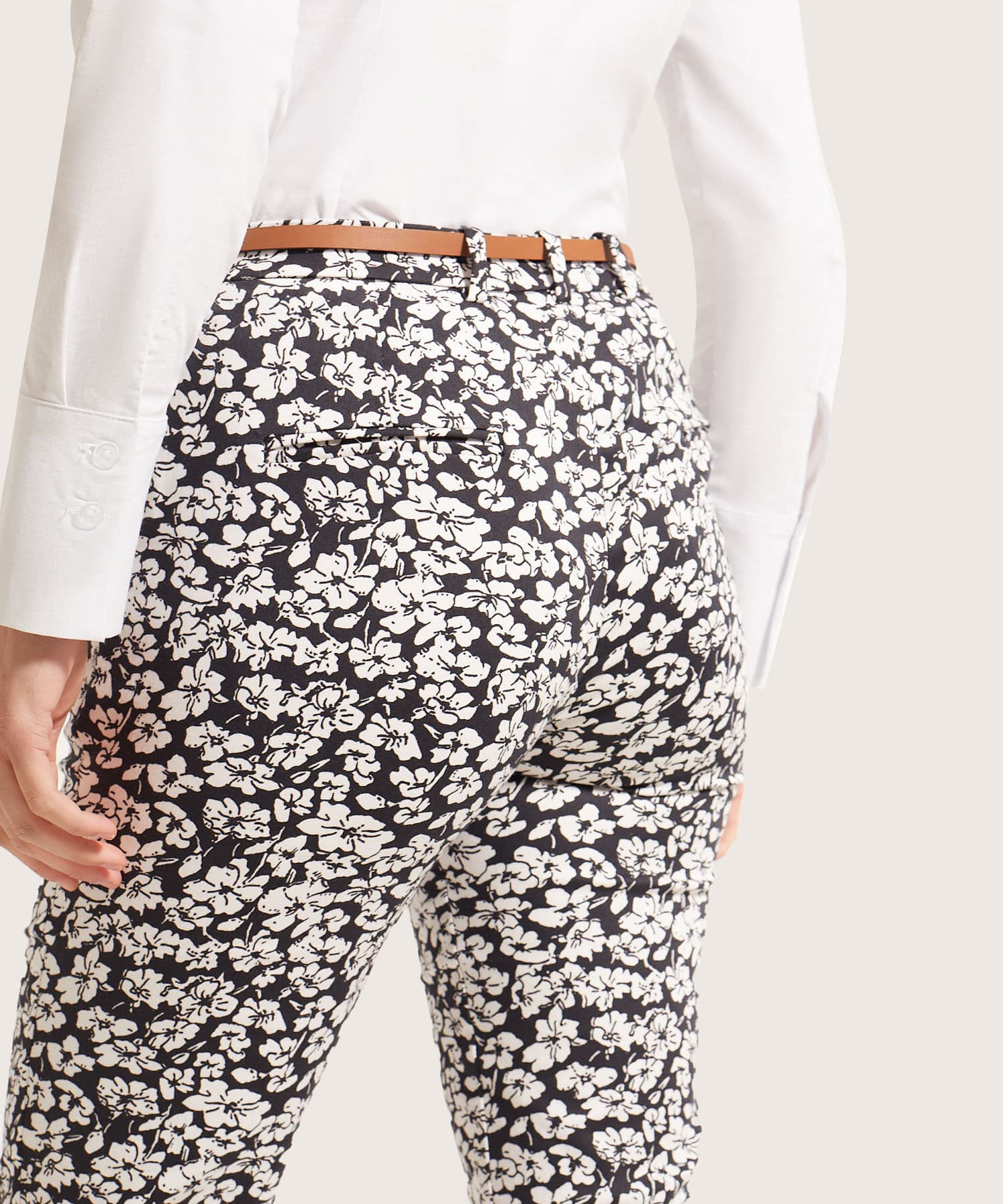 Pantalón Cedro Contemporáneo negro para mujer, vista 4