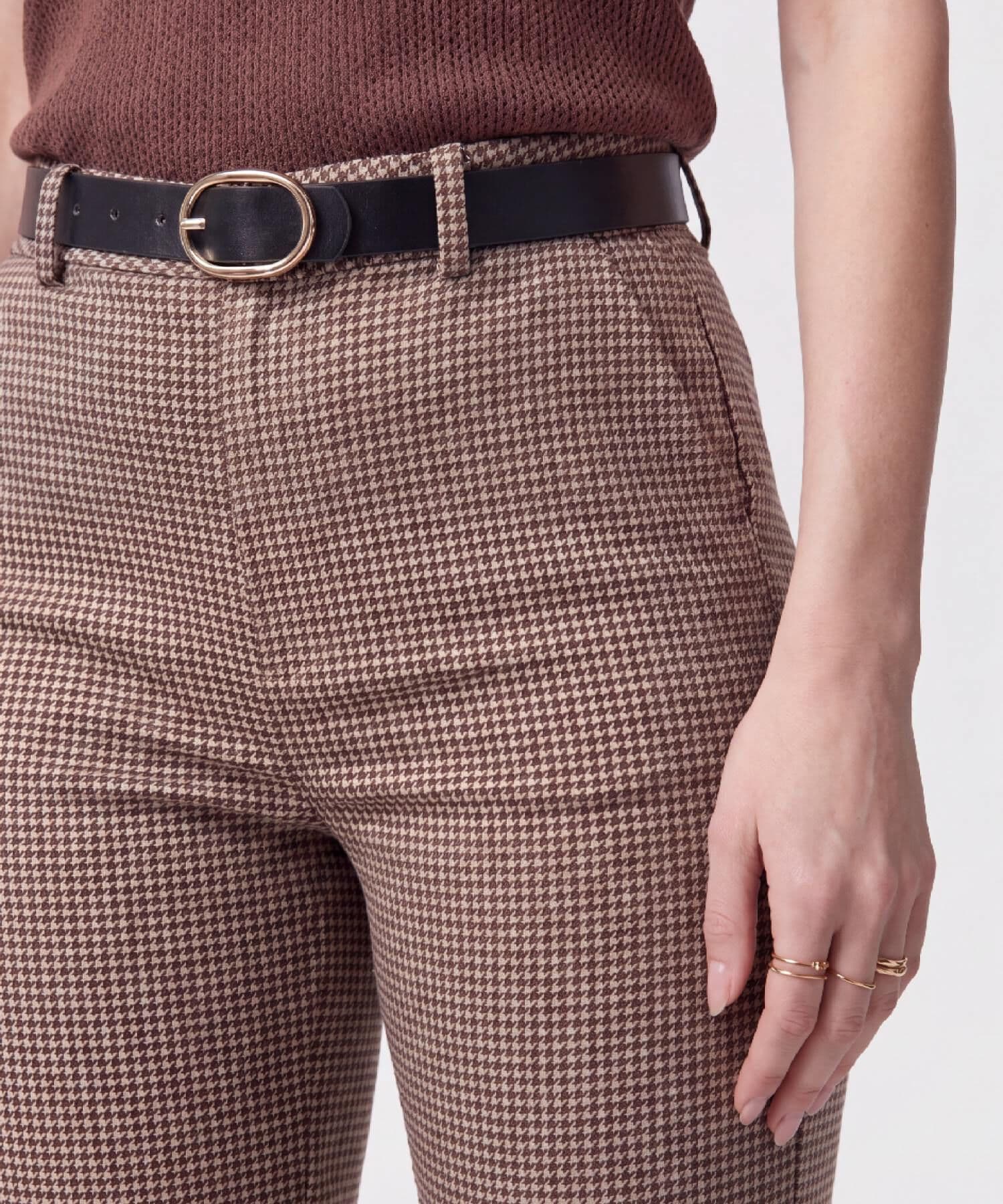 Pantalón Alba Esencial café para mujer, vista 3