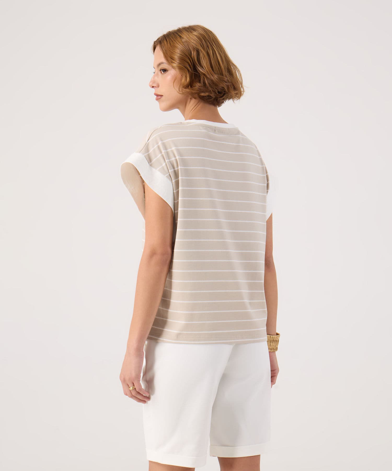 Camiseta Isadora de Viaje café para mujer, vista 4