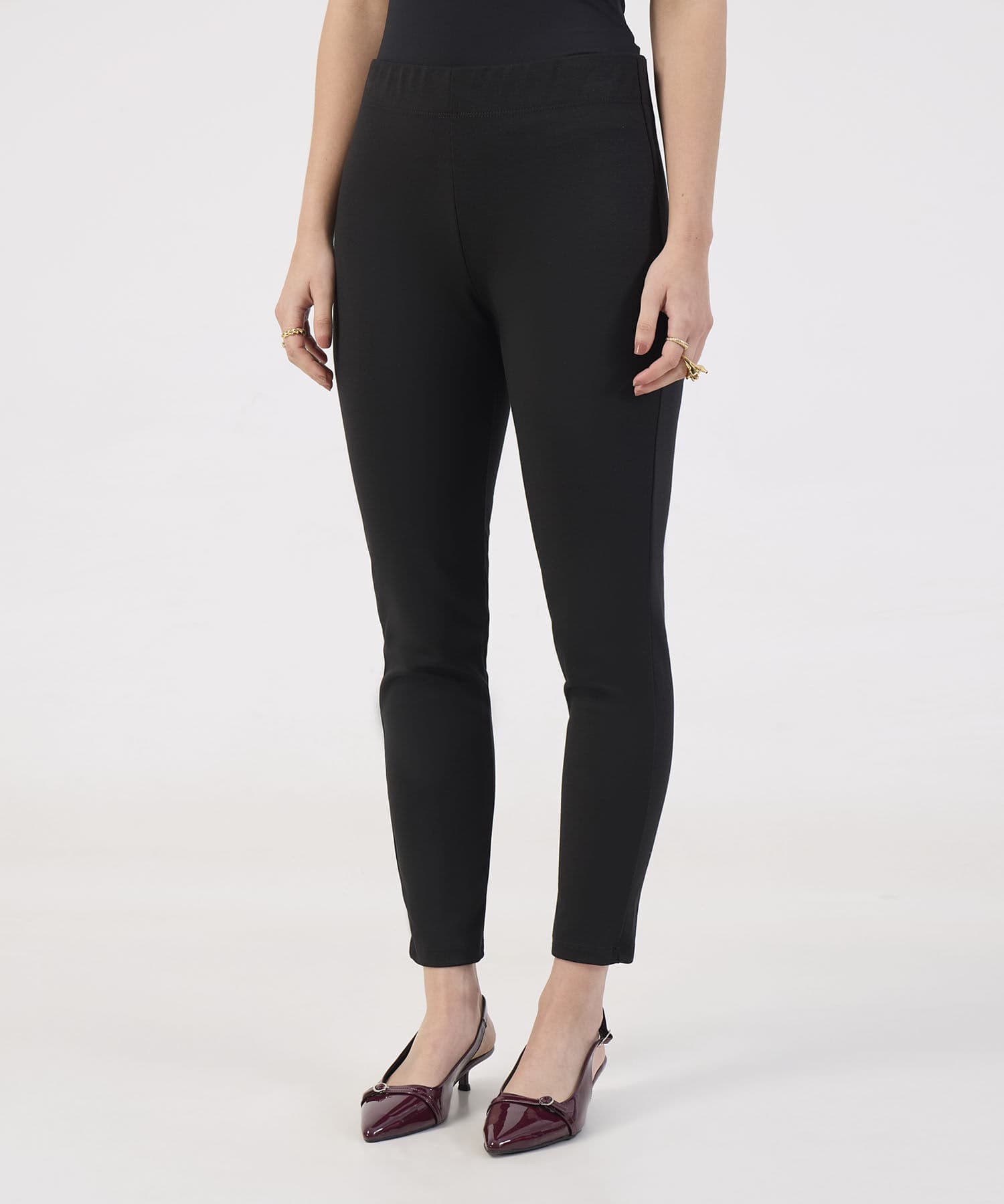 Prenda deportiva Dalia Urbano negro para mujer, vista principal