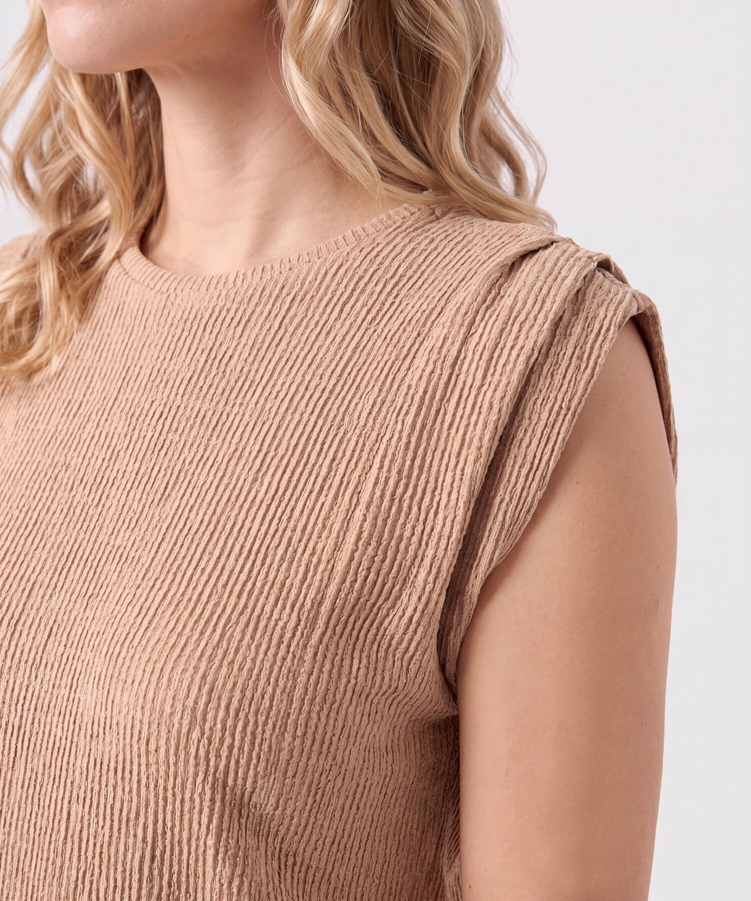 Camiseta Marfil de Ciudad café para mujer, vista 3