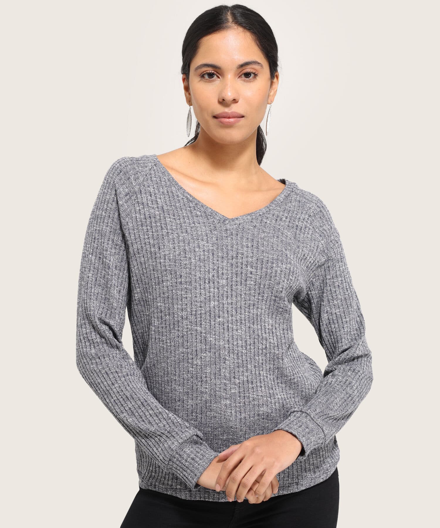 Buzo Calima Esencial gris humo para mujer, vista principal