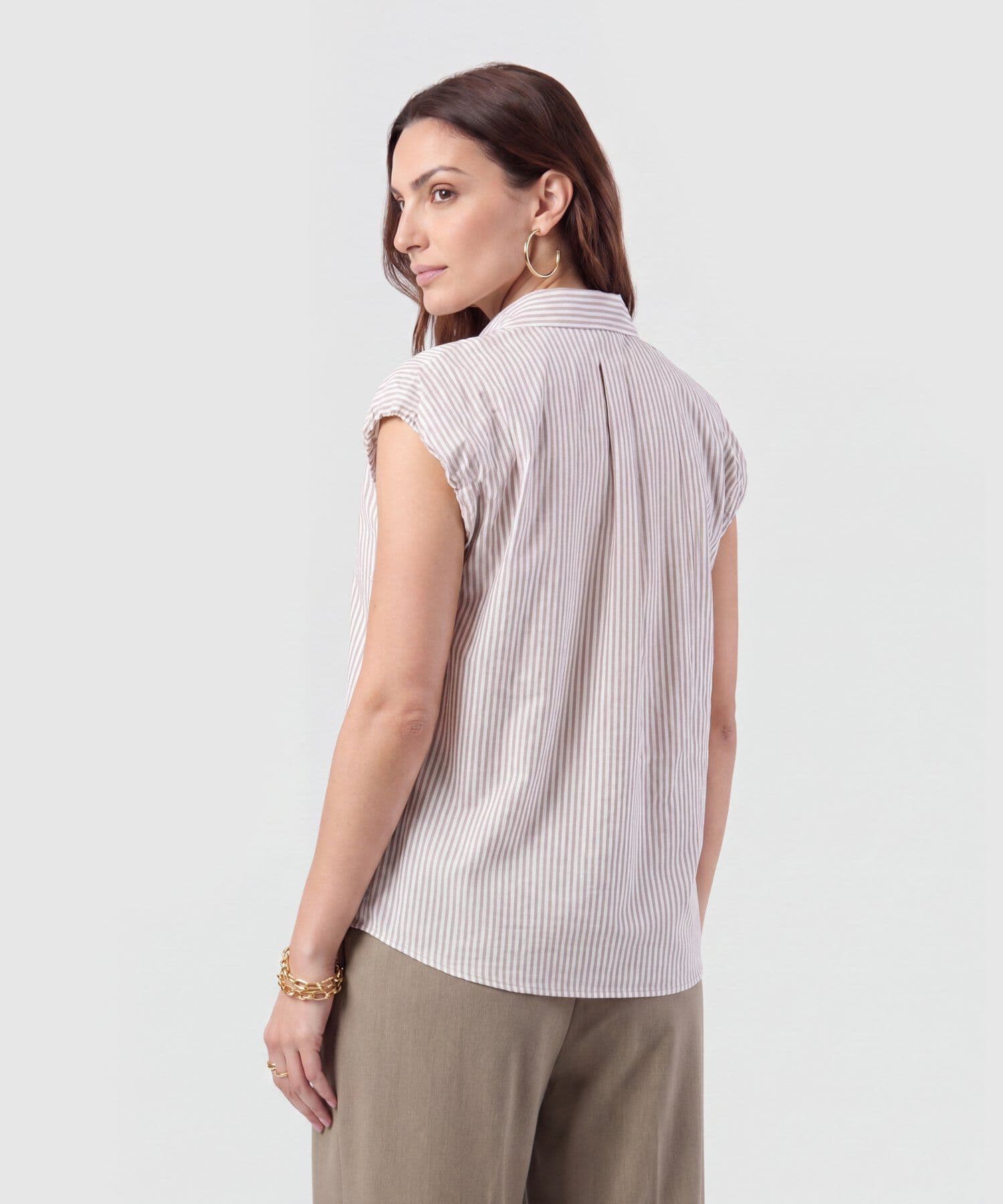 Camisa Carmín Fluido café para mujer, vista 4