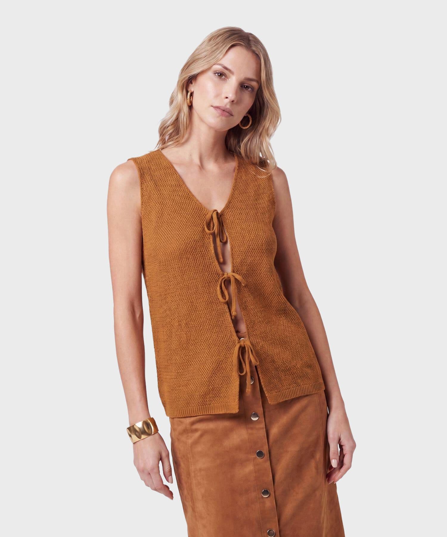 Buzo Carmín Urbano café para mujer, vista principal