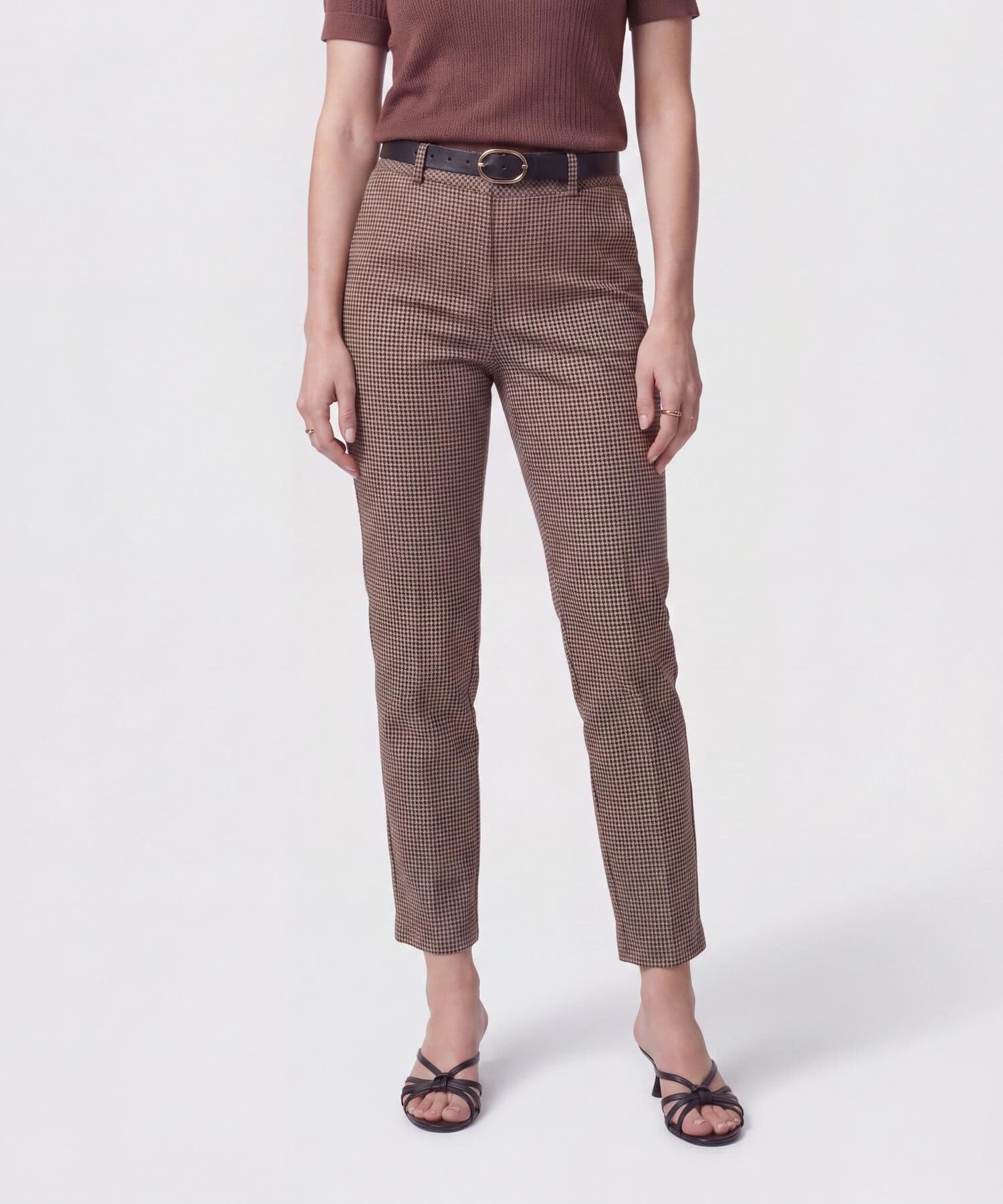 Pantalón Alba Esencial café para mujer, vista principal