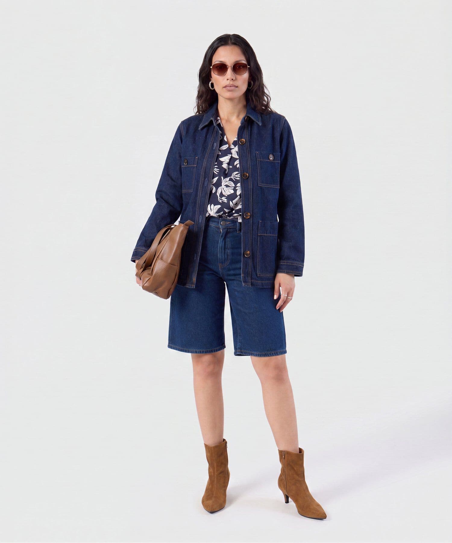 Bermuda Julieta Minimalista azul marino para mujer, vista 2