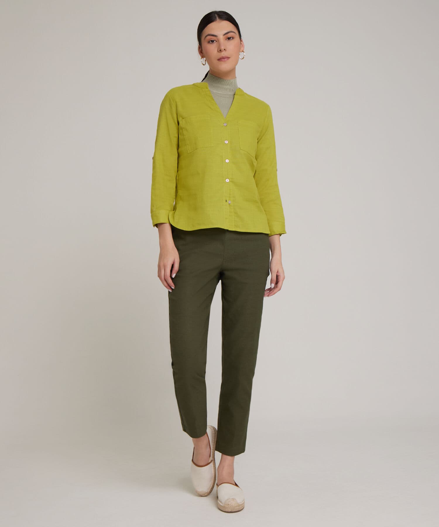Blusa Elisa Edición Lino verde oliva para mujer, vista 4