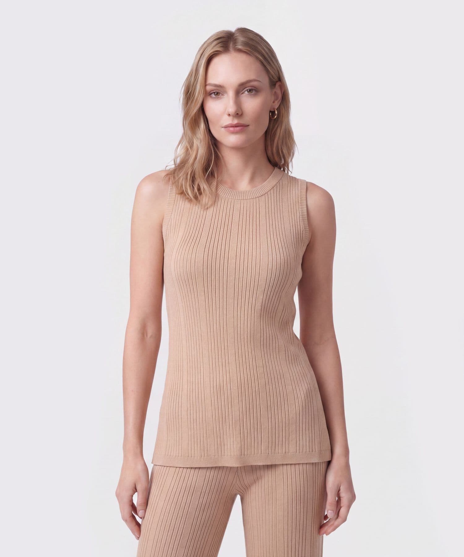 Camiseta Cedro Clásico café para mujer, vista principal